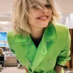 Araceli González Instagram - Corte, color y peinado nuevo! Después muestro proceso! ❤️. Color @juanu_ja Peinado @karinacerinialcorta Corte: @ceriniclaudio @cerininet Te gusto todo?
