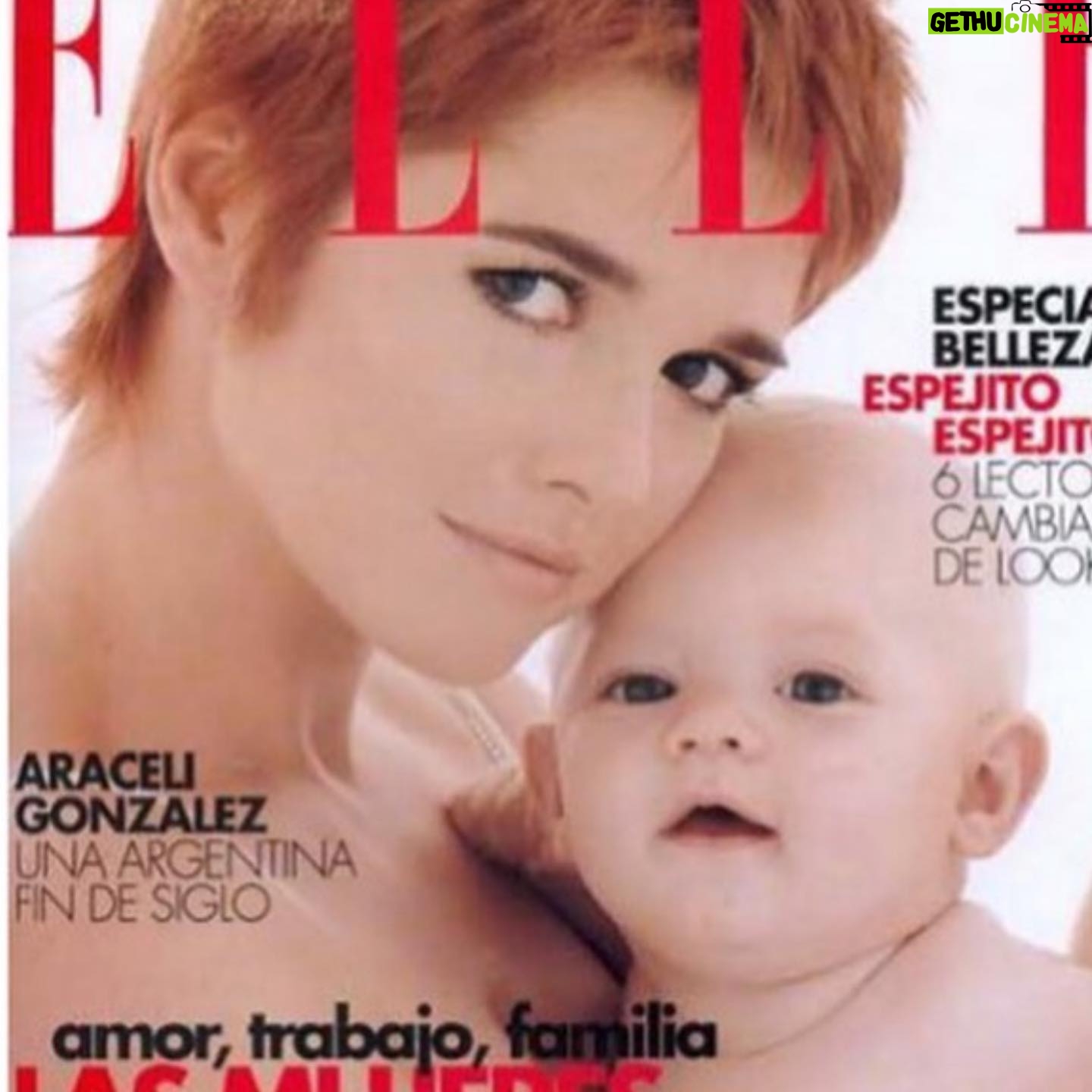Araceli González - 30.2K Likes - Nunca pensé la cantidad de tapas que hice con mis hijos en mi vida! Hermoso #tbt @ftorrente @tomaskirzner