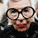Araceli González Instagram – Mujeres que trascienden! Mujeres que marcan, guían y son de lo más inspiradoras ! Crecí con mujeres que su edad no fue un límite, que trabajar les dio autoridad, independencia y personalidad! 
El día a día en mi vida marca toda inspiración de mujeres que marcaron mi construcción! Seguí buenos ejemplos que te guían a través de su impronta y hechos! 

Abuela materna: Delfina , mamá soltera en 1938 .  Coraje. ❤️. Valentía 🌸

Abuela María : crío 9 hermanos con tan solo 9 años a causa de la muerte de su mamá! Viuda con un hijo a los 40 años. Trabajó incansablemente hasta sus 100 años cociendo . Compro su casa con su trabajo! . La número uno de estilo y creatividad. Muriendo a los 101. Fortaleza 💪🏻

Mamá : pone fin a una relación de amor ! Dejando al hombre que amo pero no con locura! Lo hizo por su propia dignidad! Defendiendo sus valores y preceptos a los 35 años. Señalada como “la separada” en los años 1975. Me marcó la enseñanza más enorme de mi existencia . Coraje! Dignidad y sobre todo valentía! Quién no se respeta no avanza en zonas claras , en zonas de verdad !  Trabajando incansablemente sin recibir nada solo por su propia voluntad, responsabilidad! Mujeres icónicas en mi vida , mujeres que marcaron evolución! Mis bellas mujeres! Si 

Hay iconos  conocidos por todos pero también hay iconos que vos  conoces en la vida y no lo ves! Asegurate de estar más lúcida! Asegúrate de cuidar cada espacio, cada decision y sobre todas las cosas tu verdad! 

GRACIAS! ❤️