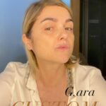 Araceli González Instagram - Custom. Hace tu base a tu medida! Empezamos 💪🏻 Tip Preparación de piel! Usar productos no oleosos Bruma : Fresh Face : Descongestiva, hidratante y humectante con ácido Hialuronico. Extractos de 🌱. Manzanilla, aloe vera y te verde ( vitamina C antioxidante) 🤩👋 Corrector línea Custom : almond #1 Si tenes ojeras oscuras primero las neutralizas e iluminas con un tono naranja. Si pones un corrector muy claro o de un tono menos de tu piel lograrás una ojera gris! Antes del corrector perfecto para tu piel vamos con el almond! Lo amaras 🫶 Lo más importante es preparar bien tu piel, cuidarla a diario para que el corrector no absorba y desaparezca . 🙄 Ahora si podemos seguir con los otros pasos! @g.aracosmetics by @araceligonzalez67 @araceliweb #gara #garacosmetics #correctores #corrector #almond #makeup #araceliweb #araceli #araceligonzalez #tiendaonline #showroom Showroom Delgado 1324, Belgrano Martes a sábados 10:30 hs a 19:00 hs Te esperamos 🤩👋