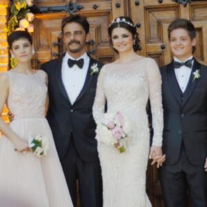Araceli González Instagram - No hay mucho por decir ! Mi historia la cuenta el día a día! El amor siempre fue prioridad! La verdad : primero de mis preceptos mas importantes! Solo decir gracias al encuentro, el amor y la honestidad! Yo me llevo instantes maravillosos que nada puede borrar en mi mente! Nuestras madres, mis hijos y mi familia que siempre estuvo a mi lado! Amigos de buena entrega ! Gracias vida por darme oportunidades para poder ver el camino correcto! Amo la libertad y la verdad! Hoy me siento libre amando, trabajando y proyectando! El mejor regalo para este día es lo construido hasta acá soñando calidad de vida cada instante! Elegir donde estar y con quien estar! Nosotros somos verdad y eso es tan profundamente nuestro que es intocable ❤️ @fabianmazzeiok #10anosjuntos #aniversario #amor #love #verdad #juntos #fabianmazzei #araceligonzalez
