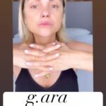 Araceli González Instagram - Ahora si podemos decir que no hay combo más perfecto que este! “Impulso refrescante “ Ya estamos todos! 🤩👋. Llegó nuestro primer contorno de ojos: white water gel . 4% de Niacinamida con el ácido Hialuronico hace de ella una potente crema en gel humectante. Calma y descongestiona! Aclara! Manzanilla & Aloe vera. Apta vegana 🌱 Cruelty free! 🐰 Sin parabenos y sin perfume 🤩 @g.aracosmetics by @araceligonzalez67 Consultas @araceliweb Araceliweb.com #gara #garaskincare #araceli #araceligonzalez #araceliweb #acidohialurónico #manzanilla #camomile #aloevera #humectación #hidratante #descongestiona #calma #aclara #skincare #skin #care #tiendaonline
