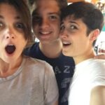 Araceli González Instagram - Ser mamá! En todos los focos que lo mires es anidar sin límite! Anidamos en nuestro vientre y ese mismo estado es siempre! Envuelve toda entrega amorosa . Gracias mamá por tu fortaleza y amor en cada detalle que compartí com vos! Extrañarte es de lo más doloroso pero recordarte es la mayor alegría! Mi mamá , mis hijos, chiqui, mis abuelas aportaron y construyeron mi vida! El nido, la certeza de tener red en los abrazos y escuchas! O simplemente las palabras que envuelven los silencios! Respeto, contención! Caminos infinitos que nada lo corta! Mi nido mamá! El nido de mis hijos! Eterno . Sabemos que a diario agradecemos tenerlas cercas y estar cerca pero hoy se decreta un día tan especial como es. SER MAMÁ y todo lo que eso abarca! Mamas del corazón, mamas construyendo vidas! Que siempre acompañe la lucidez y la entrega a quienes ocupan el rol de anidar! Eso es ser mamá ❤️