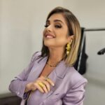 Araceli González Instagram - Ayer en @holatv . Maravilloso lugar, hermosa energía. Gracias Maia por el recibimiento. Gracias @natashacheijtv por la calidez. Hair&Makeup @lolaestermakeuphair @cubamboystylist . Los amoooo Style @tvtrendy quién sabe cómo hacerlo de años. Eligiendo de nuestros diseñadores lo mejor para mi! Te quiero ❤️ @menage_a_trois_boutique @cartagenabysf Labial velvet con ácido Hialuronico: Sand. @g.aracosmetics @araceliweb Miami , 2023