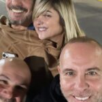 Araceli González Instagram - Noche hermosa 🤩! Amigos! Comida rica y charla saludable ! El mejor combo🤩 Buen domingo ! 🌱🌱🌸 @fernandorivaud @javierrubenlopez @fabianmazzeiok