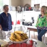 Araceli González Instagram – Desperté conociendo más a mi hombre genuino , sincero e íntegro. Siempre uno sabe con quien vive? Muchas veces no! Y es un gran dolor. Pero con El experimentas la relación más amorosa desde la verdad y la sanidad. Eso no es poco! La mentira, la injusticia y la malicia está siempre al acecho! Los que estamos hoy somos los que tenemos que estar! Nuestro núcleo de personas es poco y honesto. La realidad es que cuando estás lúcido pocos pueden acompañar. Agradezco seguir conociéndote para ratificar  a diario que estoy en el lugar que debo estar! Nos costo y nos cuesta mucho todo! Pero firmes a nuestros valores ancestrales, a nuestra integridad y verdad. Y a sobre todas las cosas nuestro gran amor el camino es increíblemente bello!  G.ara Cosmetics  @araceliweb  es nuestro sueño y desafío diario siempre apostando a acompañarnos . 
Te amo y agradezco que sanaste y cuidaste desde tu mas respetuoso lugar a mis dos hijos! Todos Los Santos no están en estampitas y todos los valientes no están en las historias ! Ojo con eso! Se los quiere. 
Gracias @sebassoldano por dar visibilidad al bien y la ternura. 
Gracias amor por ser tan autentico 
Nuestro saquito está y también fue parte de nuestro proyecto. Cuidarnos hizo el mejor búnker de nuestra vida. Hasta el infinito y más allá . Siempre ❤️

@infobae ( la nota más leída en solo una hora) 🤩

@fabianmazzeiok