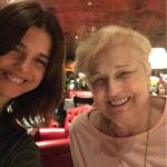 Araceli González Instagram - Ser mamá! En todos los focos que lo mires es anidar sin límite! Anidamos en nuestro vientre y ese mismo estado es siempre! Envuelve toda entrega amorosa . Gracias mamá por tu fortaleza y amor en cada detalle que compartí com vos! Extrañarte es de lo más doloroso pero recordarte es la mayor alegría! Mi mamá , mis hijos, chiqui, mis abuelas aportaron y construyeron mi vida! El nido, la certeza de tener red en los abrazos y escuchas! O simplemente las palabras que envuelven los silencios! Respeto, contención! Caminos infinitos que nada lo corta! Mi nido mamá! El nido de mis hijos! Eterno . Sabemos que a diario agradecemos tenerlas cercas y estar cerca pero hoy se decreta un día tan especial como es. SER MAMÁ y todo lo que eso abarca! Mamas del corazón, mamas construyendo vidas! Que siempre acompañe la lucidez y la entrega a quienes ocupan el rol de anidar! Eso es ser mamá ❤️