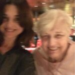 Araceli González Instagram - Ser mamá! En todos los focos que lo mires es anidar sin límite! Anidamos en nuestro vientre y ese mismo estado es siempre! Envuelve toda entrega amorosa . Gracias mamá por tu fortaleza y amor en cada detalle que compartí com vos! Extrañarte es de lo más doloroso pero recordarte es la mayor alegría! Mi mamá , mis hijos, chiqui, mis abuelas aportaron y construyeron mi vida! El nido, la certeza de tener red en los abrazos y escuchas! O simplemente las palabras que envuelven los silencios! Respeto, contención! Caminos infinitos que nada lo corta! Mi nido mamá! El nido de mis hijos! Eterno . Sabemos que a diario agradecemos tenerlas cercas y estar cerca pero hoy se decreta un día tan especial como es. SER MAMÁ y todo lo que eso abarca! Mamas del corazón, mamas construyendo vidas! Que siempre acompañe la lucidez y la entrega a quienes ocupan el rol de anidar! Eso es ser mamá ❤️
