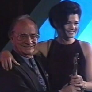 Araceli González Instagram - Les  dejó un hermoso recuerdo de mi vida! De unos de los trabajos más comprometidos y bello que me toco representar!  Camila para la telenovela Nano! 
Siempre es muy lindo volver a lugares que nos hicieron felices! 
Monica y  Cesar! Tan cálidos ! Y dos grandes de nuestro espectáculo que extrañaremos !  Lidia Lamison y Jorge Luz.  Arturo Mali ❤️
Mi vestido me lo hizo una modista de mi Ramos Mejía! Antonieta . ❤️
La lengua de señas lo aprendí con amor y respeto. @bianco.gabriela 
@lacampiniadesanpedro 
@enriquetorresofficial @grapalok @memefunes @gusbermudezok @pasikmario @alejogarciapintos @silviaperezok @nico_scarpino  @emilimazeroficial @andreapietranera y elenco maravilloso 😍 
#aptra #martinfierro #1994  #nano #camila  #novela