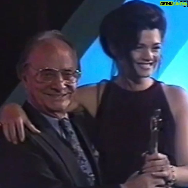 Araceli González - 13.1K Likes - Les dejó un hermoso recuerdo de mi vida! De unos de los trabajos más comprometidos y bello que me toco representar! Camila para la telenovela Nano!
Siempre es muy lindo volver a lugares que nos hicieron felices!
Monica y Cesar! Tan cálidos ! Y dos grandes de nuestro espectáculo que extrañaremos ! Lidia Lamison y Jorge Luz. Arturo Mali ❤️
Mi vestido me lo hizo una modista de mi Ramos Mejía! Antonieta . ❤️
La lengua de señas lo aprendí con amor y respeto. @bianco.gabriela
@lacampiniadesanpedro
@enriquetorresofficial @grapalok @memefunes @gusbermudezok @pasikmario @alejogarciapintos @silviaperezok @nico_scarpino @emilimazeroficial @andreapietranera y elenco maravilloso 😍
#aptra #martinfierro #1994 #nano #camila #novela