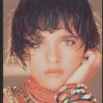 Araceli González Instagram - Y un día comenzó todo! Empecé con la inocencia y los sueños por cumplir! Habiendo decretado para mi vida que quería! Fue arrollador todo lo que sucedió! El proceso fue maravilloso e increíble dándome la sensación de libertad que necesitamos para crecer y abordarnos! Te preguntarás fue con un corte de pelo? Así es! Más allá de la entrega infinita un corte marco el antes y después . Era la chica de… la chica de …. Hasta que fue mi nombre apellido y una hija de 2 años. Todos los recuerdos almacenados y cada día personas recuerdan quién soy! Gracias por enviarme estas fotos y gracias por tanto amor! ❤️