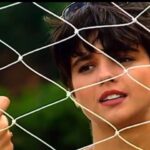 Araceli González Instagram - #tbt #labandadelgoldenrocket 1991 Mi pelo corto! Cuento historia . Había quedado seleccionada para protagonizar by deep con corte carrre . Y de la nada se me ocurrió cortármelo bien corto como lo había hecho a los 15 años ( después de mi fiesta) . @panchodotto casi me mata ! Pero me volvieron a elegir y ese cambio fue un antes y un después en mi carrera! Se vos! Fiel a vos! Siempre! Querete y cuídate. Mostrate tal cual sos en la vida ! Escasea gente auténtica y genuina en estas épocas! Si sos así vas a ser única! Vos lo vales 🙃