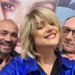 Araceli González Instagram - Lindo todo ! Gracias por la invitación @ferdente 😂😂😂😂😂😂 me reí mucho ! Gracias Outfit: @heliciabsas Makeup: @mauriciocamilomaquillador Hair: @javierluna.ok @alebarbieri_ gracias Noche hermosa! Hasta mañana 🌸
