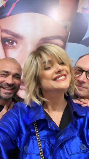 Araceli González Instagram - Lindo todo ! Gracias por la invitación @ferdente 

😂😂😂😂😂😂 me reí mucho ! 

Gracias 
Outfit: @heliciabsas 
Makeup: @mauriciocamilomaquillador 
Hair: @javierluna.ok 

@alebarbieri_  gracias 

Noche hermosa! Hasta mañana 🌸