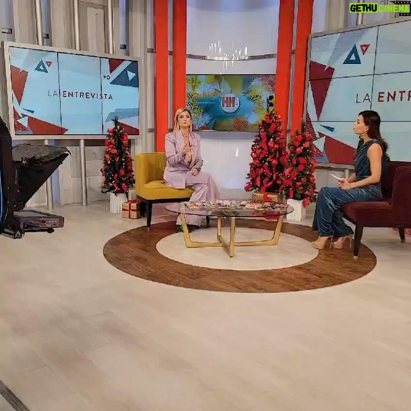 Araceli González Instagram - Ayer en @holatv . Maravilloso lugar, hermosa energía. Gracias Maia por el recibimiento. Gracias @natashacheijtv por la calidez. Hair&Makeup @lolaestermakeuphair @cubamboystylist . Los amoooo Style @tvtrendy quién sabe cómo hacerlo de años. Eligiendo de nuestros diseñadores lo mejor para mi! Te quiero ❤️ @menage_a_trois_boutique @cartagenabysf Labial velvet con ácido Hialuronico: Sand. @g.aracosmetics @araceliweb Miami , 2023