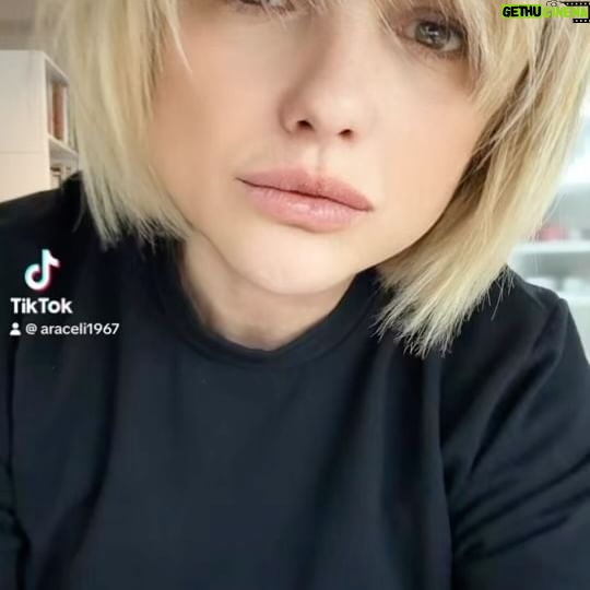 Araceli González - 16.5K Likes - 😂😂😂🌸🌸🌸 aviso que estoy con SIBO y filtro 😂😂😂😂😂