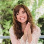 Araceli González Instagram – La vida se va construyendo día a día! Y todavía mientras esté  viva así será! Elijo ser más liviana para estar mas flexible ante mis desafíos diarios ! Solo tomo lo que me suma ! Lo que resta o me genera ira, estoy aprendiendo a cambiar de foco para que se transforme en algo positivo y maravilloso para mi! Y quienes rodean mi vida! Personas que seleccionó cada vez más . Sin desenfocarme de quién soy y hacia donde voy! Somos lo caminado 💃🏻 Estrategia sanas para proyectar lo mejor. 
Hoy estoy parada en un espacio que amo. @araceliweb @g.aracosmetics . Crear, desarrollar y trasmitir cuidado en la belleza de cada uno@! Y eso me hace sentir muy bien! Me preguntan porque no estoy en la tele porque estoy siendo HOY fiel a mi. 
Elijo y trabajo para coronar mi vida de buenos hábitos y buena gente! 

Se los quiere 

#tbt @revistaohlala @javierfurgang  Estabas por ahí 😜