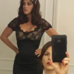 Araceli González Instagram – Que cinturita bombona! Compartimos trabajos increíbles! Viajamos! Generamos tendencias! 😂😂😂😂😂 respiramos? 😂😂☝🏻☝🏻 @mabbyautinomakeup  #back de un comercial 🌸