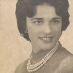 Araceli González Instagram – Mujeres que trascienden! Mujeres que marcan, guían y son de lo más inspiradoras ! Crecí con mujeres que su edad no fue un límite, que trabajar les dio autoridad, independencia y personalidad! 
El día a día en mi vida marca toda inspiración de mujeres que marcaron mi construcción! Seguí buenos ejemplos que te guían a través de su impronta y hechos! 

Abuela materna: Delfina , mamá soltera en 1938 .  Coraje. ❤️. Valentía 🌸

Abuela María : crío 9 hermanos con tan solo 9 años a causa de la muerte de su mamá! Viuda con un hijo a los 40 años. Trabajó incansablemente hasta sus 100 años cociendo . Compro su casa con su trabajo! . La número uno de estilo y creatividad. Muriendo a los 101. Fortaleza 💪🏻

Mamá : pone fin a una relación de amor ! Dejando al hombre que amo pero no con locura! Lo hizo por su propia dignidad! Defendiendo sus valores y preceptos a los 35 años. Señalada como “la separada” en los años 1975. Me marcó la enseñanza más enorme de mi existencia . Coraje! Dignidad y sobre todo valentía! Quién no se respeta no avanza en zonas claras , en zonas de verdad !  Trabajando incansablemente sin recibir nada solo por su propia voluntad, responsabilidad! Mujeres icónicas en mi vida , mujeres que marcaron evolución! Mis bellas mujeres! Si 

Hay iconos  conocidos por todos pero también hay iconos que vos  conoces en la vida y no lo ves! Asegurate de estar más lúcida! Asegúrate de cuidar cada espacio, cada decision y sobre todas las cosas tu verdad! 

GRACIAS! ❤️