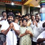 Aranthangi Nisha Instagram - என் சொந்த மண்ணான அறந்தாங்கியில் அமைந்துள்ள கல்லனேந்தல் மற்றும் அதன் சுற்றியுள்ள பகுதியில் ஐந்து ஊர் பொது மக்களுக்கும் பயன்படுத்தும் விதமாக விவசாயிகளின் நம்பிக்கையாக கருதப்படும் டிராக்டர்(tractor)- யை எனது ஏற்பாட்டில், அன்பு அண்ணன் திரு. ராகவா லாரன்ஸ் அவர்கள் சிறப்பு விருந்தினராக கலந்தகொள்ள மக்களின் பயன்பாட்டிற்கு வழங்கினோம்.! மேலும் எங்களுக்கு அன்பும் ஆதரவும் தந்த கல்லனேந்தல், அறந்தாங்கி பகுதி மக்களுக்கும் என்னோடு உடன் நின்ற என் உயிர் நன்பர்கள்களுக்கும் எனது நன்றிகளை தெரிவித்துக் கொள்கிறேன்.! எங்களுடைய பணி தொடர்ந்து நடைபெற வாழ்த்து கூறிய அத்தனை பேருக்கும் நன்றி, எளிமையோடு பழகி என்னை தங்கையாகவே பாவித்த அண்ணன் லாரன்ஸ் அவர்களுக்கு நன்றி....