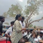 Aranthangi Nisha Instagram - என் சொந்த மண்ணான அறந்தாங்கியில் அமைந்துள்ள கல்லனேந்தல் மற்றும் அதன் சுற்றியுள்ள பகுதியில் ஐந்து ஊர் பொது மக்களுக்கும் பயன்படுத்தும் விதமாக விவசாயிகளின் நம்பிக்கையாக கருதப்படும் டிராக்டர்(tractor)- யை எனது ஏற்பாட்டில், அன்பு அண்ணன் திரு. ராகவா லாரன்ஸ் அவர்கள் சிறப்பு விருந்தினராக கலந்தகொள்ள மக்களின் பயன்பாட்டிற்கு வழங்கினோம்.! மேலும் எங்களுக்கு அன்பும் ஆதரவும் தந்த கல்லனேந்தல், அறந்தாங்கி பகுதி மக்களுக்கும் என்னோடு உடன் நின்ற என் உயிர் நன்பர்கள்களுக்கும் எனது நன்றிகளை தெரிவித்துக் கொள்கிறேன்.! எங்களுடைய பணி தொடர்ந்து நடைபெற வாழ்த்து கூறிய அத்தனை பேருக்கும் நன்றி, எளிமையோடு பழகி என்னை தங்கையாகவே பாவித்த அண்ணன் லாரன்ஸ் அவர்களுக்கு நன்றி....