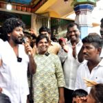 Aranthangi Nisha Instagram - என் சொந்த மண்ணான அறந்தாங்கியில் அமைந்துள்ள கல்லனேந்தல் மற்றும் அதன் சுற்றியுள்ள பகுதியில் ஐந்து ஊர் பொது மக்களுக்கும் பயன்படுத்தும் விதமாக விவசாயிகளின் நம்பிக்கையாக கருதப்படும் டிராக்டர்(tractor)- யை எனது ஏற்பாட்டில், அன்பு அண்ணன் திரு. ராகவா லாரன்ஸ் அவர்கள் சிறப்பு விருந்தினராக கலந்தகொள்ள மக்களின் பயன்பாட்டிற்கு வழங்கினோம்.! மேலும் எங்களுக்கு அன்பும் ஆதரவும் தந்த கல்லனேந்தல், அறந்தாங்கி பகுதி மக்களுக்கும் என்னோடு உடன் நின்ற என் உயிர் நன்பர்கள்களுக்கும் எனது நன்றிகளை தெரிவித்துக் கொள்கிறேன்.! எங்களுடைய பணி தொடர்ந்து நடைபெற வாழ்த்து கூறிய அத்தனை பேருக்கும் நன்றி, எளிமையோடு பழகி என்னை தங்கையாகவே பாவித்த அண்ணன் லாரன்ஸ் அவர்களுக்கு நன்றி....