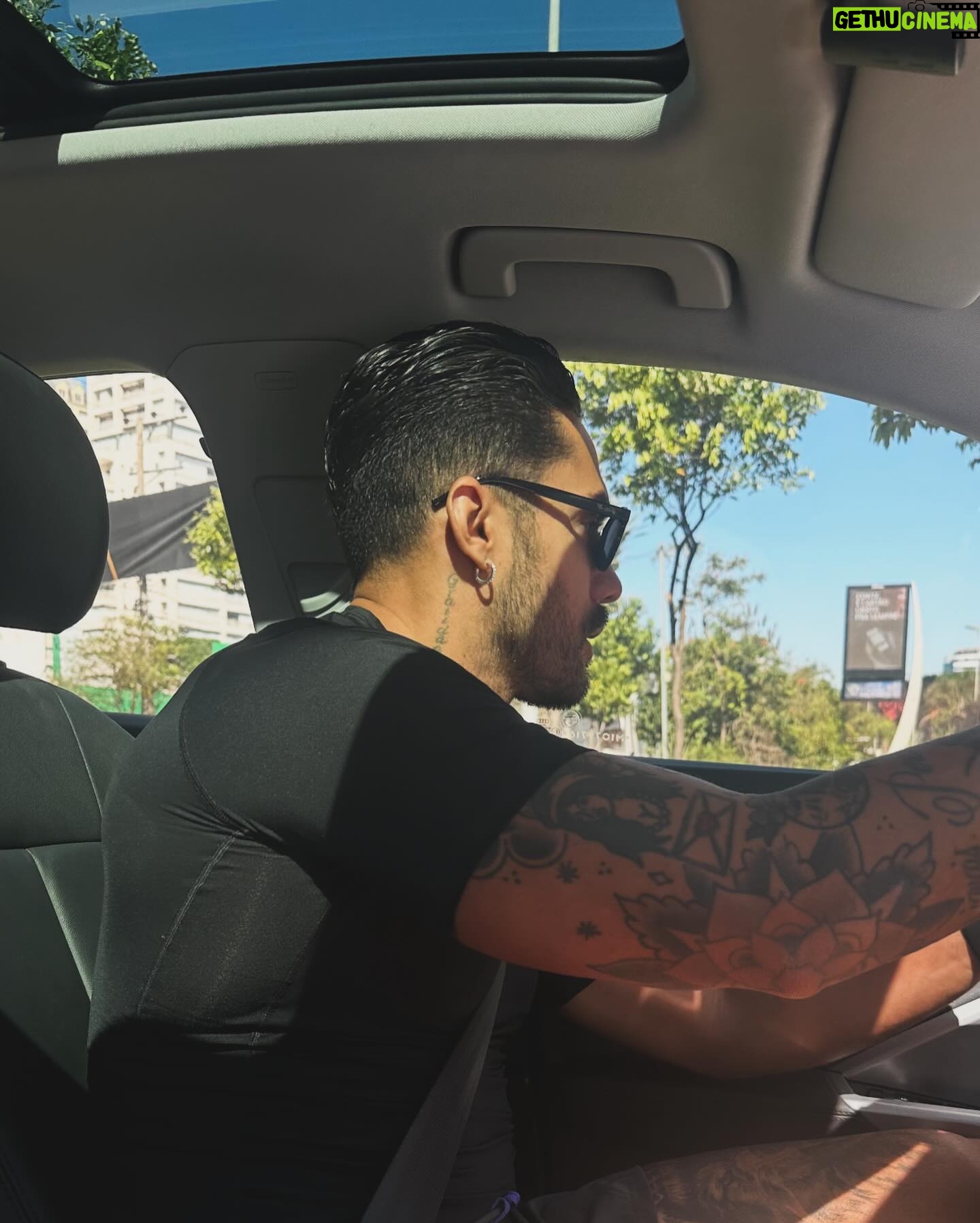Arcrebiano Araújo Instagram - vamos começar bem essa semana? 👇🏼