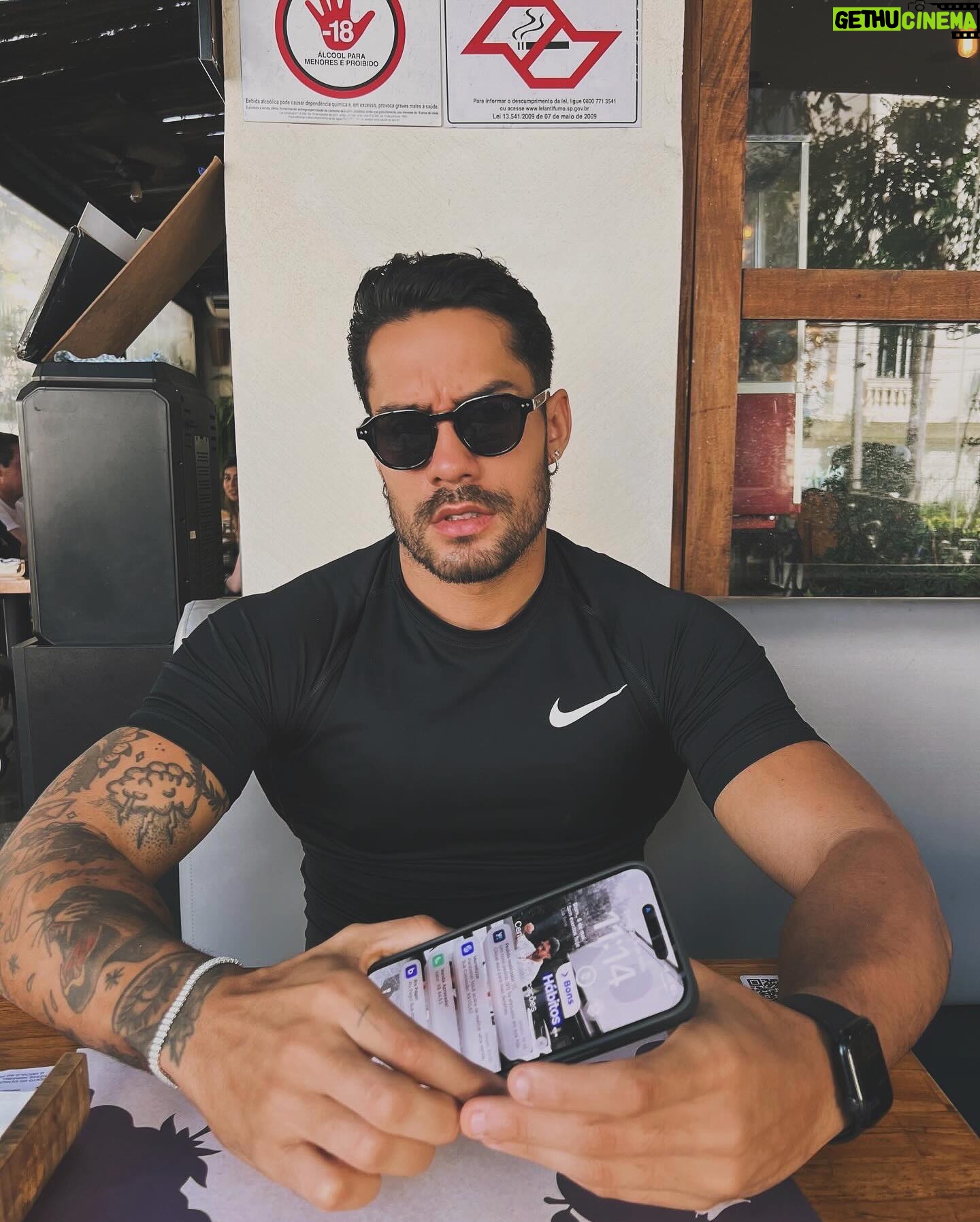 Arcrebiano Araújo Instagram - vamos começar bem essa semana? 👇🏼