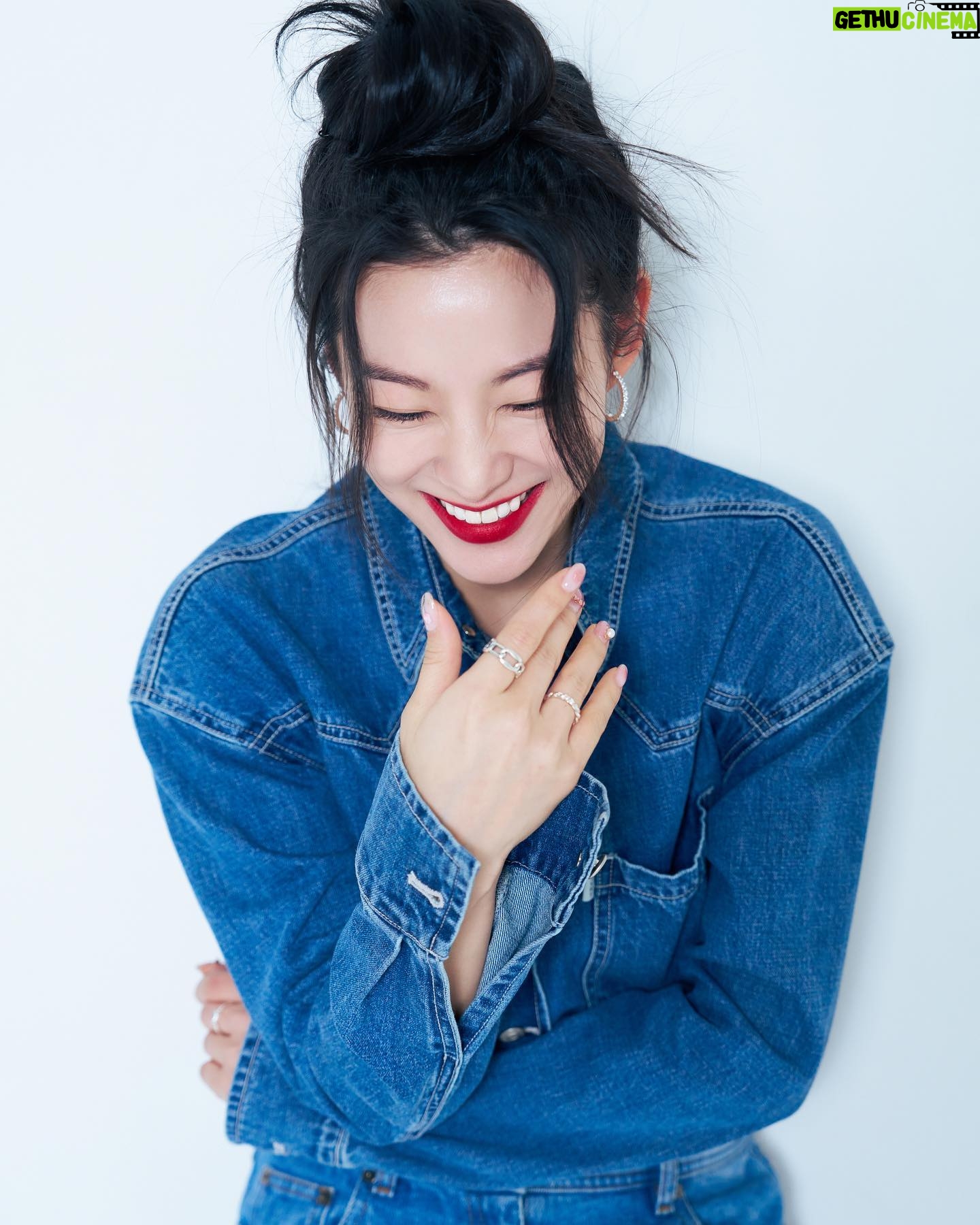 Arden Cho Instagram - Kiss me 💋 Photo @gayeongkeem Make up @jieuns_makeup Stylist @stylist_lhr 