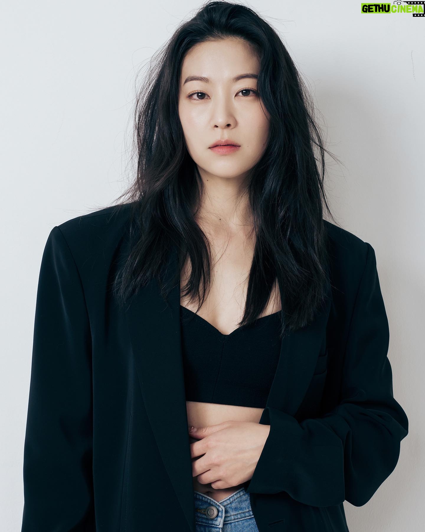 Arden Cho Instagram - 🖤 기다리고 있다… only time will tell, am I right?