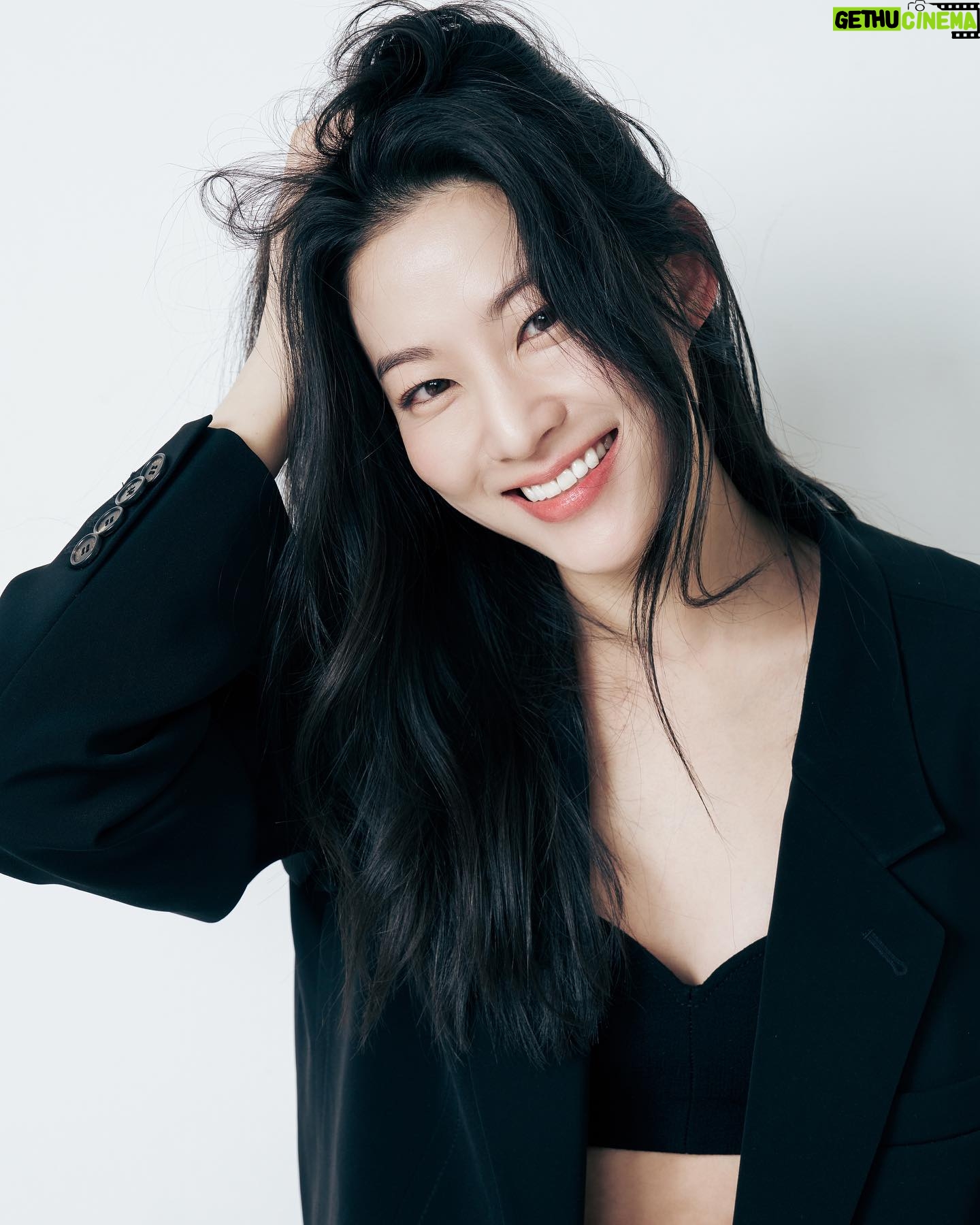 Arden Cho Instagram - 🖤 기다리고 있다… only time will tell, am I right?