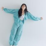 Arden Cho Instagram – Current mood.. 요즘 기분 🤗 Happy Saturday my loves!
⁣⁣⁣
Photographer 조승현 @calm__lake ⁣⁣⁣
Makeup 허재인 @makeup_jaein⁣⁣⁣
Hair 이호진 @h_oji_n ⁣⁣⁣
Stylist 도레미 @doremi_90 ⁣⁣⁣
⁣⁣⁣