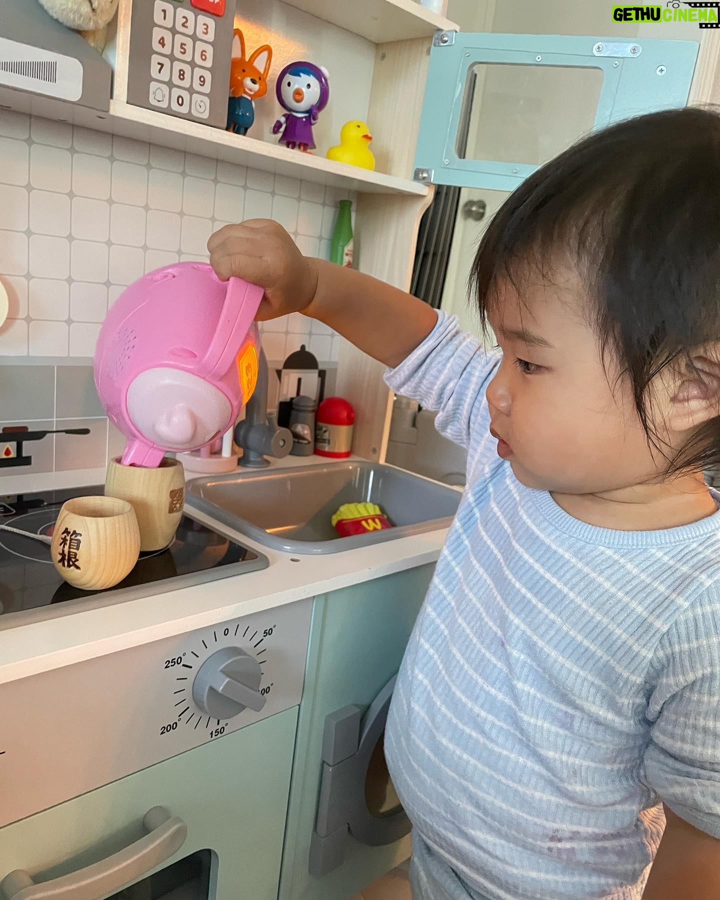 Arden Cho Instagram - Love Mina so much @mijkatori @nanchatti super parents! So much love from this cutie, she picks flowers every morning with daddy to give to momma.. auntie got some of that love too. How precious is that?? I’ll miss tea time, naps, reading & even crying cuddles!