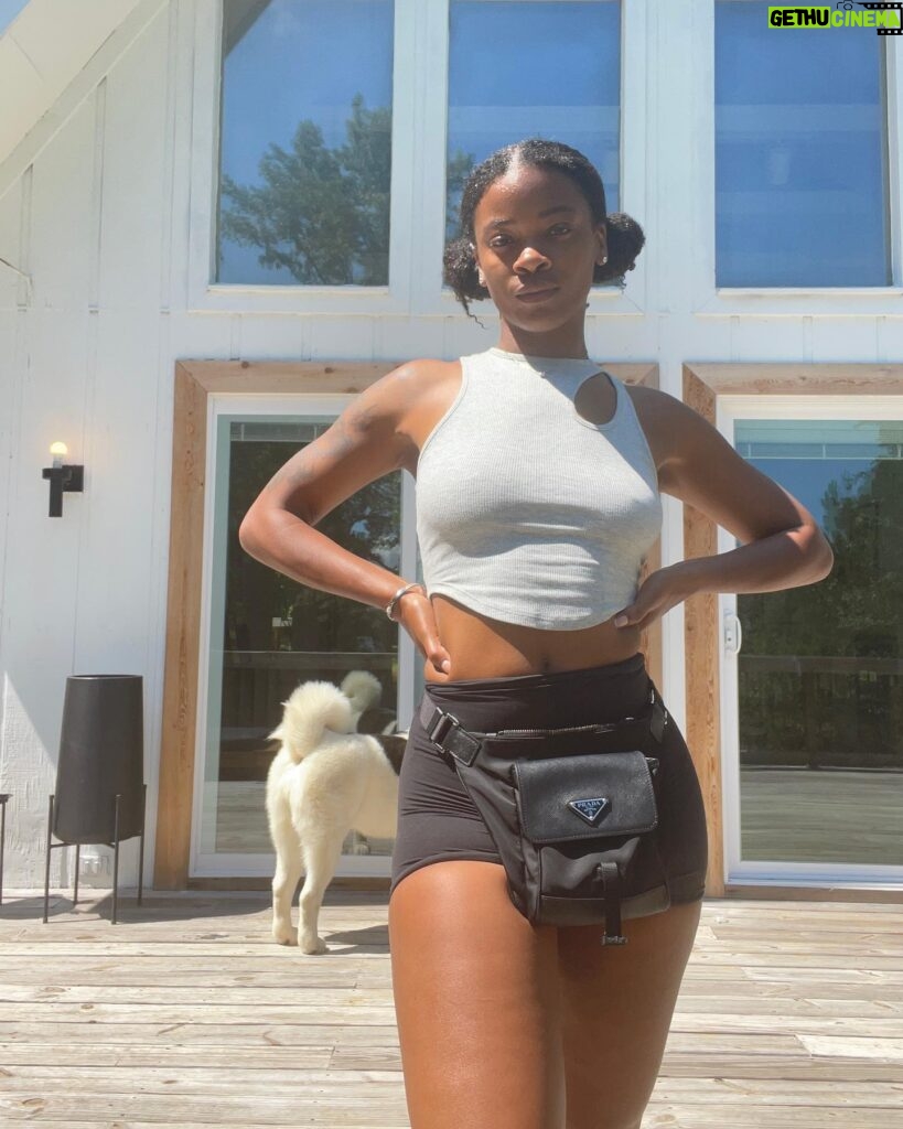 Ari Lennox Instagram - 7 months sober. That’s a lot of sober flights. A lot of sober conversations. A lot of facing things raw and head on. Honestly I don’t know what will happen when I reach a year sober. Don’t know if sobriety is forever or not but I can’t imagine going back to how things were. Passing out in the airport or having my emotions more heightened than needed smh shit was bad. I feel more in control of my emotions. More stable. More happy. More alert. More safe. More accepting of things I can’t control and more responsible with things I can. I have less anxiety socially and when I’m ready to go, I go. I recognize my threshold with things and implement boundaries. I don’t find interest in partying anymore :/ maybe I’m changing and that’s deeper than alcohol. I like doing chill sweet things. I’m a chill bitch I realized. Accepting help and realizing I’m not the best traveler on my own has been a game changer. So now I have help and that helps. Having help is ok. I like waking up with no hangover or embarrassment. I like waking up with no night terrors and panic attacks from liquor. I’m so raw feeling everything in this world and my coping mechanisms are only healthier now. It’s nice to remember events as they are happening. It’s nice to be present. Sobriety is a very present experience. Also I ain’t have no ass in long over a year. Just casually communicating this to the universe. But yea sure there’s the fantasy of wanting to escape all the intense stress of the world with alcohol cause boy does it work temporarily. But there’s the moment the liquor stops numbing and you’re chasing that feeling to no avail and you wake to see the problems of life still there ❤️ so anyway anybody out there also sober? What have you learned on your journey? Love you all so much.