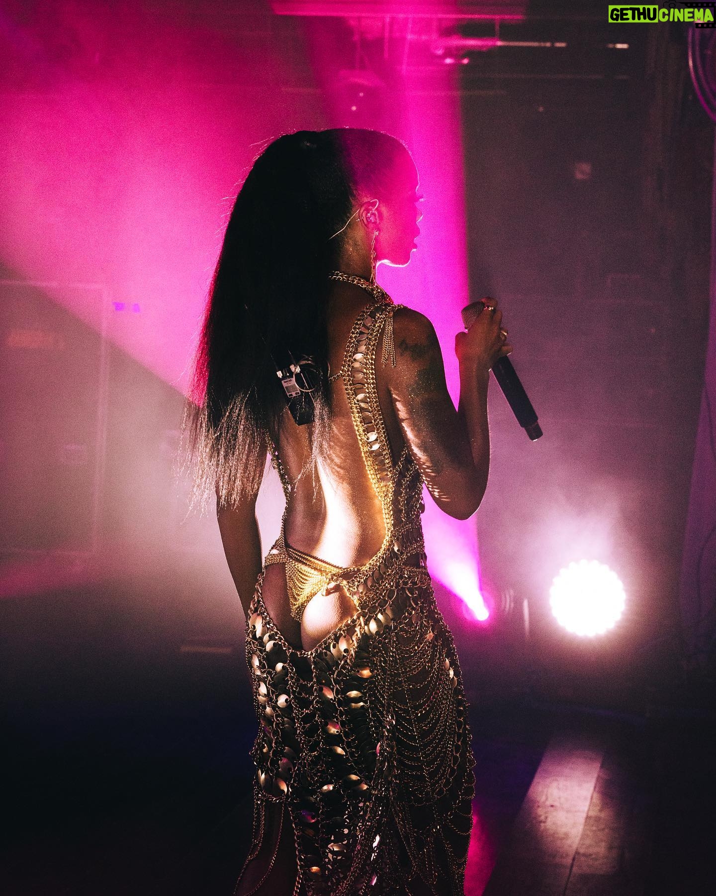 Ari Lennox Instagram - One of the best shows of my life. My team is the avengers. Vegas I love you π€π«ΆπΎβ€οΈβπ₯