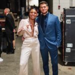 Ariana DeBose Instagram - The @kennedycenter Honors is so special to me. Twas a joy to attend and perform as a new group of incredible artists received the highest artistic honor in the US. Sir @officialbarrygibb, your music has had such a profound impact on me and has kept me dancing even in the darkest of times. Thank you sir for your passion and artistry. Congratulations🙌🏾🤍✨ Also I finally got to perform with the gorgeous @misschloeflower ♥️♥️ The show will air tomorrow, Dec 27th at 8pm ET on @cbstv 🤍