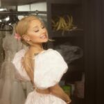 Ariana Grande Instagram - ｡˚❀