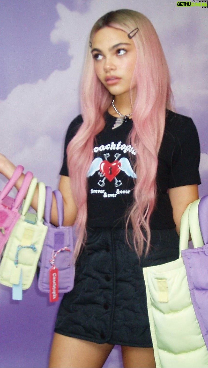 Ariana Greenblatt Instagram - coachtopia is the only exception for #ArianaGreenblatt wearing bright clothes ðŸ¤ðŸ©µ excited to introduce the latest drop from @coachtopia featuring new ultra-light 98% recycled bags from the coachtopia loop collection (plus more fun things designed with a circular mindset). photographer & dop: @kyrrekristoffersen stylist: @mollyddickson hair: @rickyfraserhair make-up: @jentioseco set design: @colinphelan talent agency: @housewithapool #coachtopia coachtopia.com