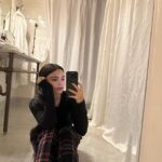 Ariana Greenblatt Instagram - same picture in the same place 6 times🌱