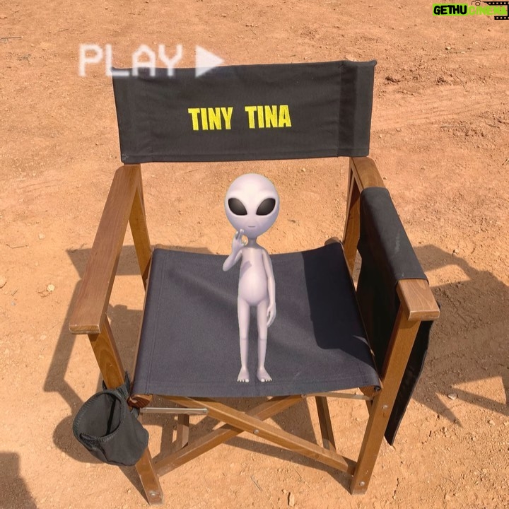 Ariana Greenblatt Instagram - HEYOOO! Borderlands cast right here you gorgeous folks...you have no idea what’s coming- tiny tina😈🐰💥 #borderlandsmovie