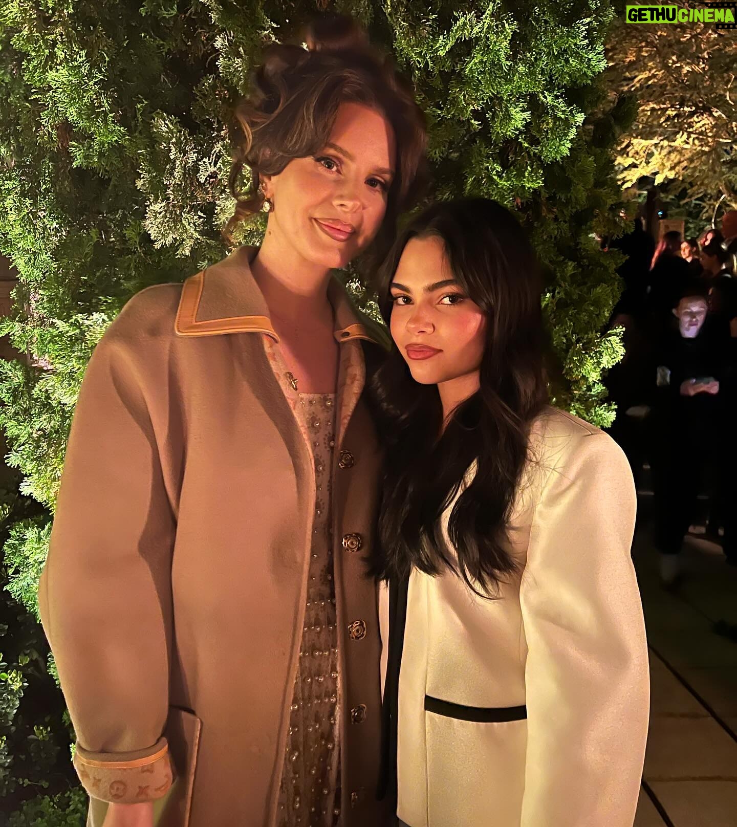 Ariana Greenblatt Instagram - past few days with @louisvuitton 🌾thank you so much for having me at such a special show, @nicolasghesquiere congratulations on your 10 year anniversary with @louisvuitton you’re unbelievably talented, i’m grateful to know you🤍 more to come:)))