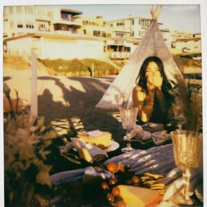 Ariana Greenblatt Instagram - 🪽🎀🐚✨

thank you @thepicnic.collective it was so so pretty<3