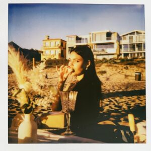 Ariana Greenblatt Instagram - 🪽🎀🐚✨

thank you @thepicnic.collective it was so so pretty<3
