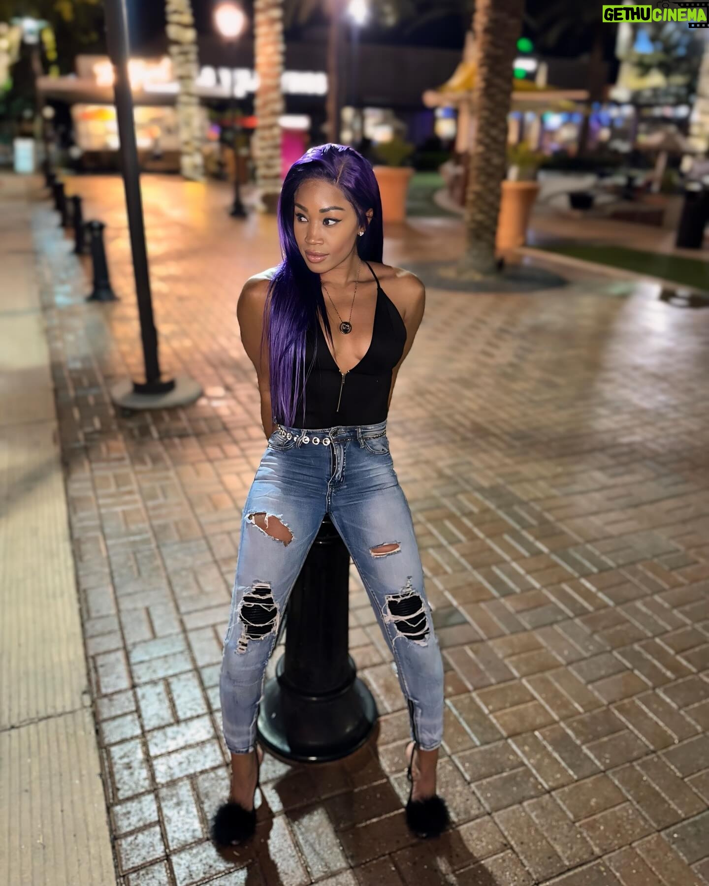 Ariane Nicole Andrew - 3 Likes - 🦄… swipe to the last slide to see the 😜
Stream Bubblegum on all platforms @mougleta