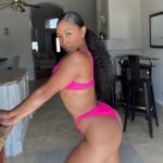 Ariane Nicole Andrew Instagram - This is sweater weather in Arizona 🌵🏜️ P.S. Now that I have your attention… I decided to create a 30 day challenge but I a firm believer of testing things and committing to it 1st before sharing or even putting it on my fitness app @doubleaacademy but f-it let me share because part of the process of creating is being vulnerable and open so you can figure out what works and what doesn’t. I am on Day 8 of 30 30 days of: 💫5 min meditation right when waking up 💫 Every day do my journal 💫 5-6 workouts a week and must include 20 min of cardio after every workout 💫 No alky 💫No diet just moderation 💫 Read 10-15 pages of a book! Currently reading Setting An Intention Once this complete I want to implement into my fitness app @doubleaacademy and would love to any hear ideas you beautiful humans would like me to potentially implement
