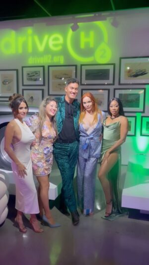 Ariane Nicole Andrew Instagram - Well if the shoe fits right? 😜 @driveh2’ pre-Oscar vibes with my girl gang; @realyvettelopez, @tarabeier, @therealcarmit and @arianeandrew. 

Thx @pauladamwilliams for having me and the crew - till next time my brother! 

#notevenclose #girlgang #oscars2024