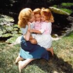 Arianna Huffington Instagram - One of my mother’s many gifts was her contagious ability to be in a constant state of wonder at the world around her. Whether she was washing dishes, feeding seagulls at the beach or reprimanding overworking businessmen, she maintained her sense of childlike wonder at life. And whenever I’d complain or was upset about something in my own life, my mother had the same advice: “Darling, just change the channel. You are in control of the clicker. Don’t replay the bad, scary movie.” Happy Mother’s Day to all mothers and mother-like figures, including my oldest daughter Christina! 💜