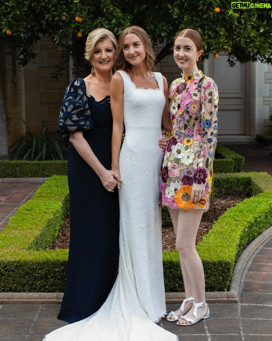 Arianna Huffington Instagram - One of my mother’s many gifts was her contagious ability to be in a constant state of wonder at the world around her. Whether she was washing dishes, feeding seagulls at the beach or reprimanding overworking businessmen, she maintained her sense of childlike wonder at life. And whenever I’d complain or was upset about something in my own life, my mother had the same advice: “Darling, just change the channel. You are in control of the clicker. Don’t replay the bad, scary movie.” Happy Mother’s Day to all mothers and mother-like figures, including my oldest daughter Christina! 💜