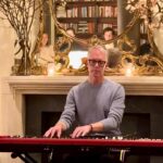 Arianna Huffington Instagram - Last night, composer @chadlawson led the most incredible guided breathing exercise for the @Thrive team at my home 🎶 Take a breath, and enjoy 🙏