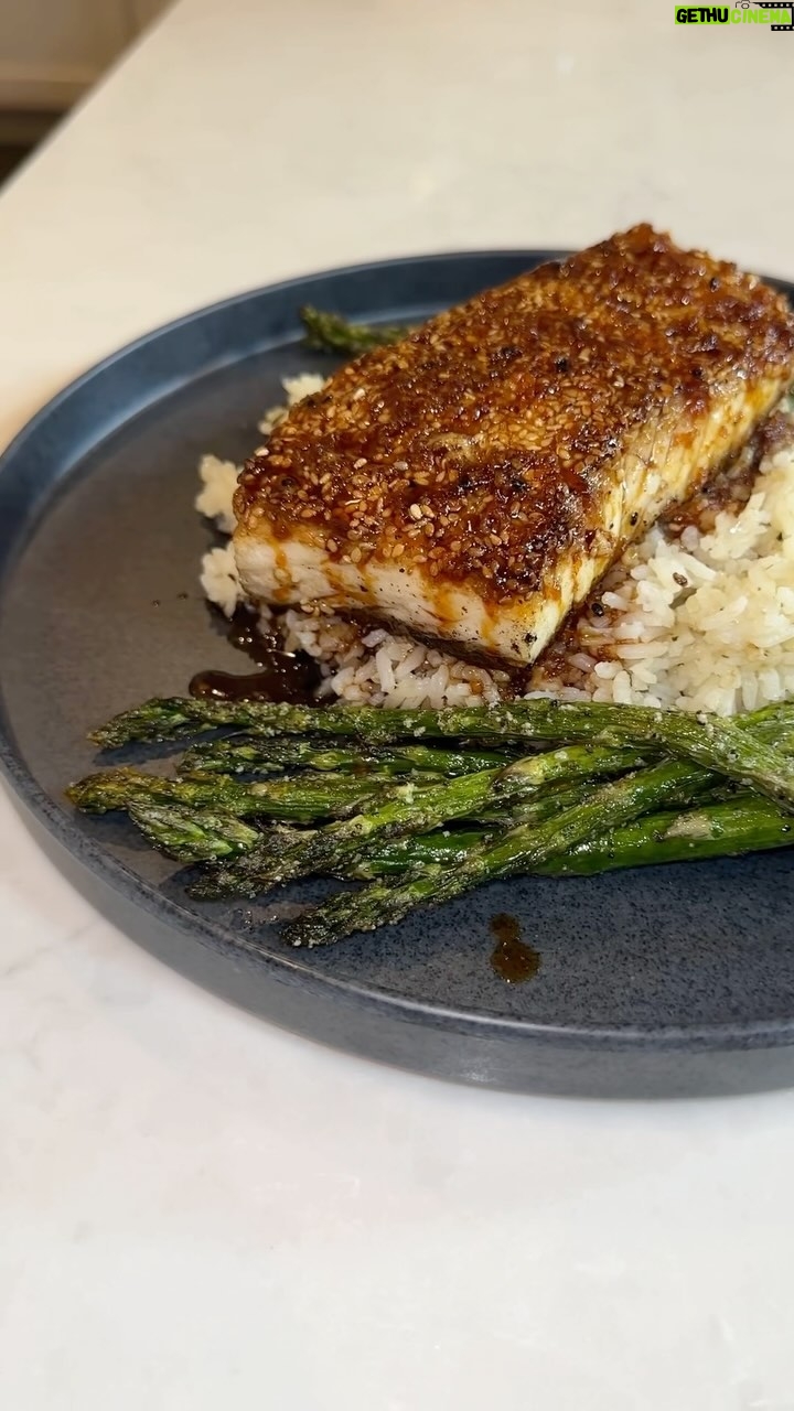 Ariel Winter Instagram - If you’re not a huge fish lover, this meal might change your mind... Also pretty proud of my plating on this one🥹 HONEY SOY GLAZED HALIBUT ** chives were not supposed to be included — you don’t need these! 1/2c soy sauce 2 tsp rice vinegar 3-4 tbs honey 1 tsp ginger (fresh is better if you have!) 4-5 cloves of garlic finely chopped or minced Halibut filets— skin removed Sesame seeds 2tbs sesame oil Butter Salt & Pepper Whisk together the soy sauce, vinegar, honey, ginger, and garlic until combined— I chose to put it into a little food processor to make it all smooth! Remove skin from halibut and pat dry with a paper towel. Season both sides with salt and pepper. Next, press one side down into the sesame seeds to encrust. Add some oil to a large frying pan and heat over high heat. Place in the halibut, turn the heat down to medium to medium-high, add in some butter and cook for 3 to 3 ½ minutes per side or until golden brown and cooked throughout. Make sure to not burn the sesame seeds. Move filets to a plate and set aside. Pour in the sauce and cook over low heat for 1 to 2 minutes or until it has slightly thickened up, then pour over fish and serve :) Rice Cooker Rice Pilaf— 1.5 c white rice— rinsed! 1 onion — diced 2 cloves of garlic — minced 1.5 tbs Butter 1 2/3 to 3/4 c Chicken broth or vegetable broth 1.5 tsp Thyme 1 tsp Salt Add the butter and onion to the rice cooker and flip the rice cooker switch to “saute.” Cook the onion for 3-4 minutes, stirring frequently, until the onion softened. Add rice and continue to cook while stirring frequently for 2 minutes. Add garlic and thyme and cook for 30 seconds. Add broth and salt and stir to combine, ensuring that the rice and onion aren’t sticking to the bottom of the pot. Turn on rice cooker and wait for it to finish. Enjoy!